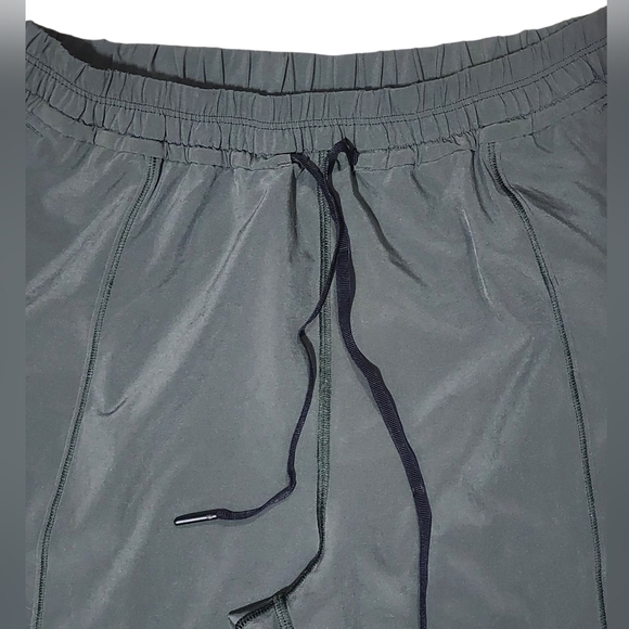 Lululemon Final Play Crop *23" Size 6 Evergreen - Picture 7 of 10